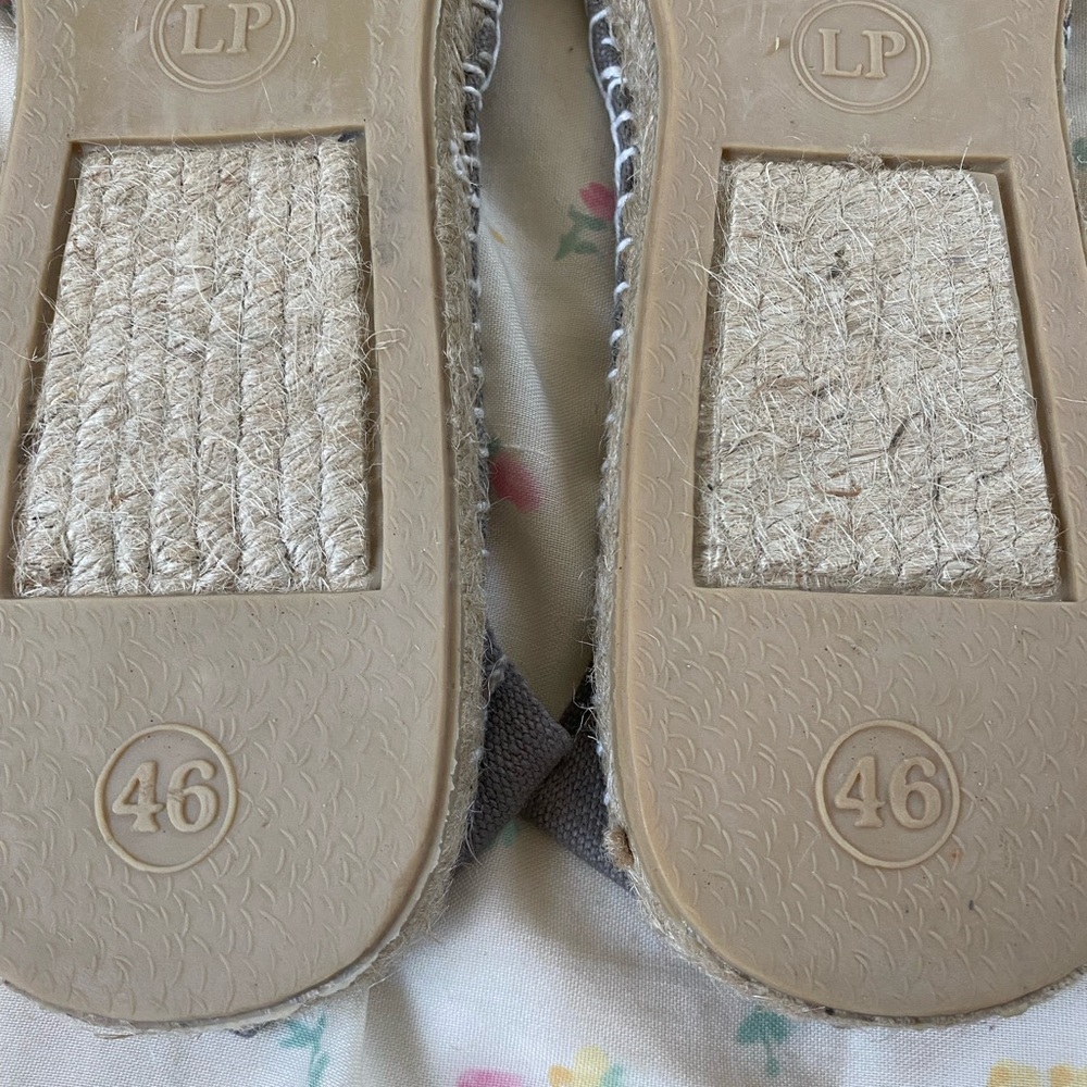 Espadrilles - Picture 3 of 3
